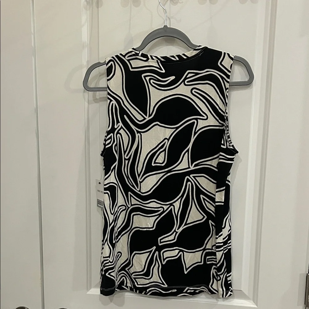 Bundle of Nine West Soft-Spun Abstract Patterned Sleeveless Tank Tops - Picture 3 of 7
